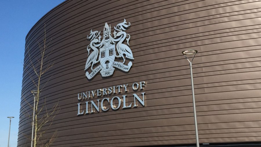 Isaac-Newton-Building-University-of-Lincoln.jpg Isaac-Newton-Building-University-of-Lincoln.jpg